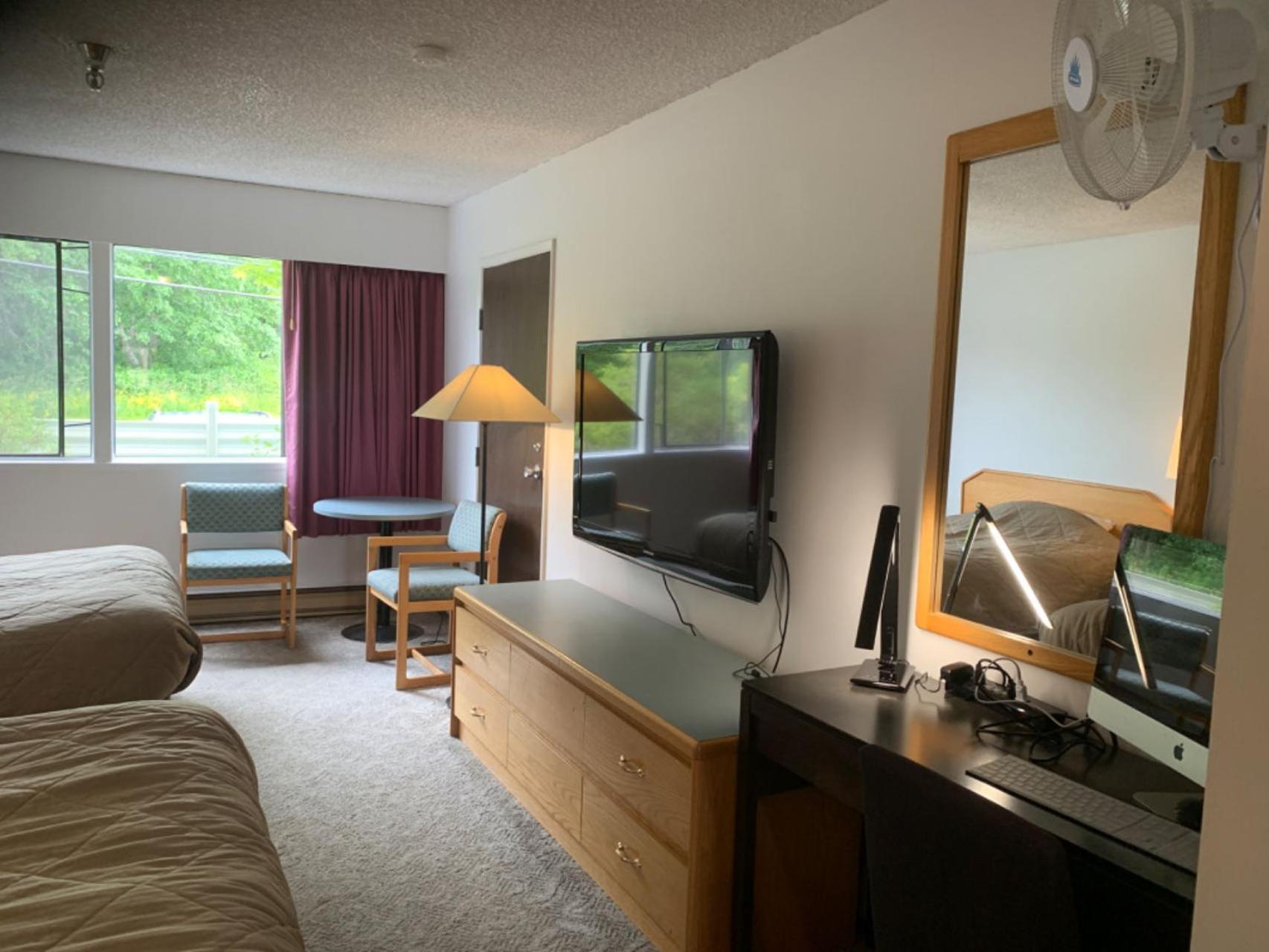 Providence Place Inn Port Hardy Exterior photo