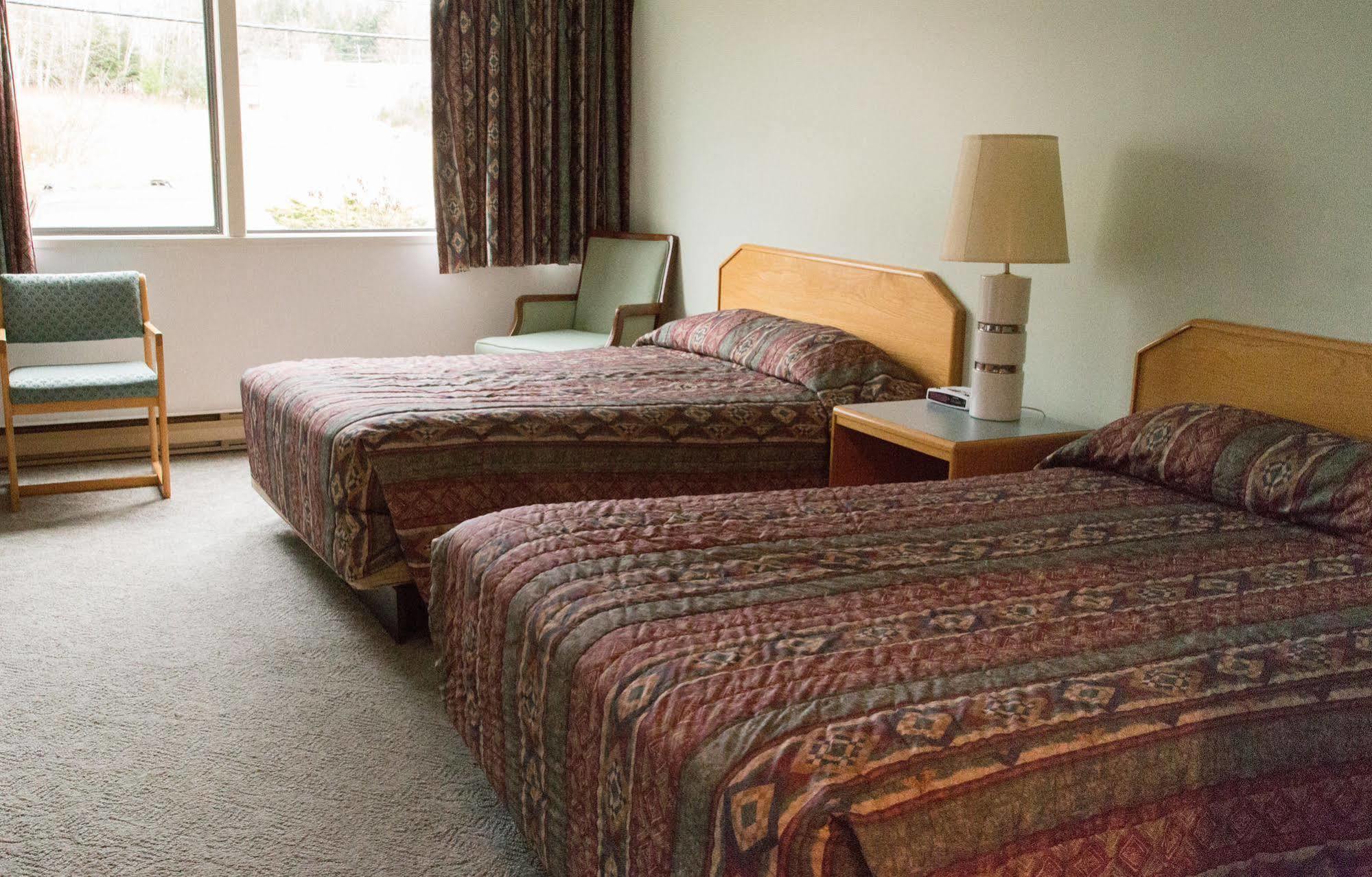 Providence Place Inn Port Hardy Exterior photo