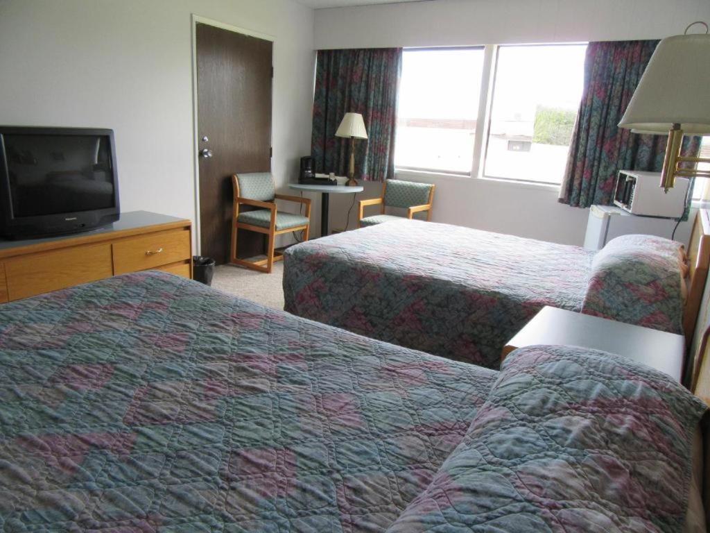 Providence Place Inn Port Hardy Exterior photo